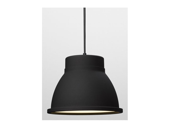 STUDIO BLACK