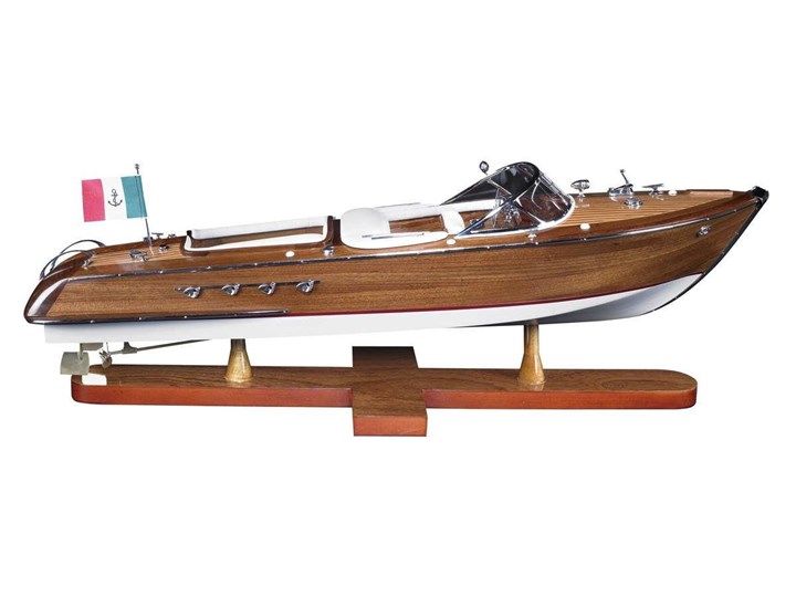 Authentic Models :: Aquarama