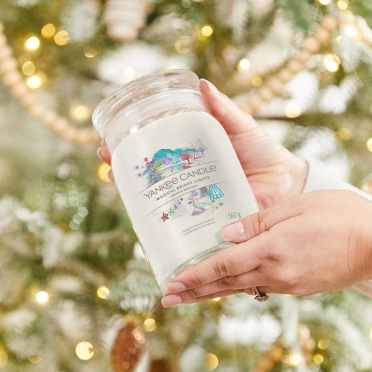 Świeca zapachowa Yankee Candle Magical Bright Lights 567 g  - zdjęcie 4