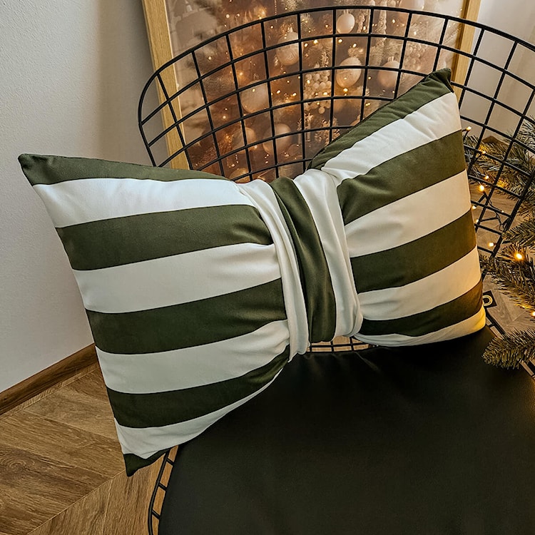 Poduszka XMAS 60x40 cm kokarda w paski zielona  - zdjęcie 2