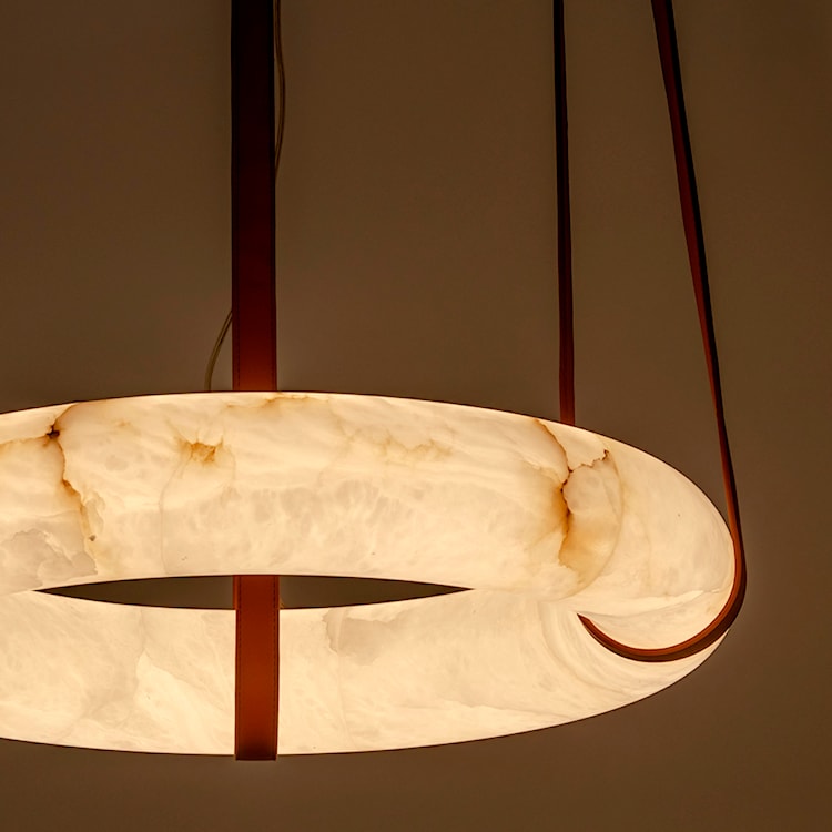 Lampa wisząca Benik z paskami ze skóry ekologicznej  - zdjęcie 3