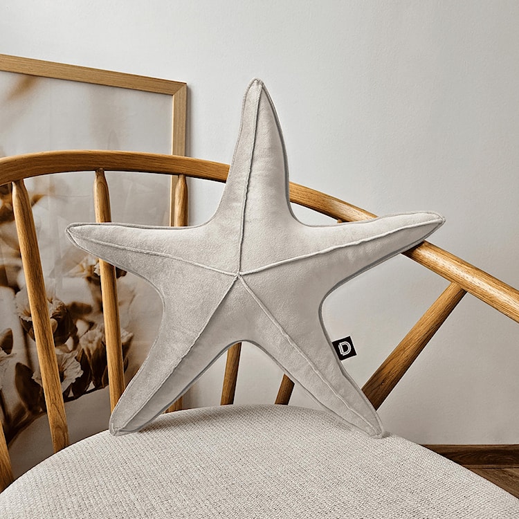 Poduszka dekoracyjna Velvet 53 cm rozgwiazda beż  - zdjęcie 2
