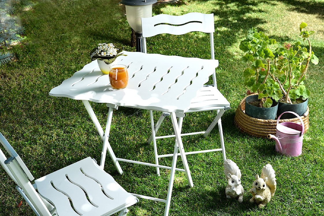 Zestaw ogrodowy dwuosobowy Allentra ze stolikiem i krzesłami biały   - zdjęcie 2