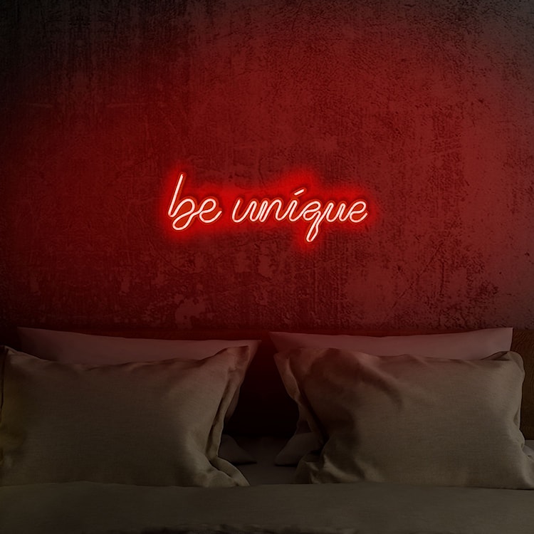 Neon na ścianę Letely z napisem Be Unique czerwony  - zdjęcie 4