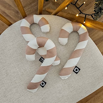 Poduszka XMAS 24 cm piaskowa laska cukrowa