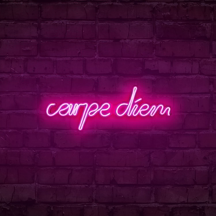Neon na ścianę Letely z napisem Carpe Diem różowy  - zdjęcie 2