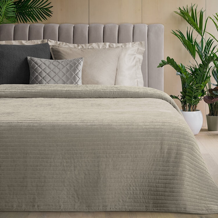 Narzuta Dainess 240x220 cm beżowa 