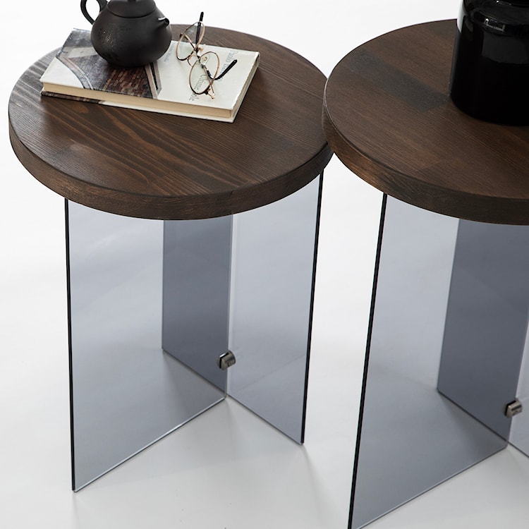 Zestaw dwóch stolików kawowych Divents z okrągłymi blatami 35 cm ciemnoszare szkło/ orzech  - zdjęcie 3