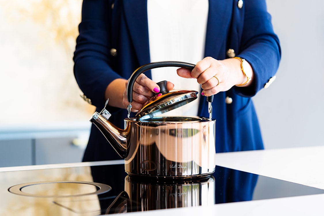 Czajnik Diamante 1,5L z gwizdkiem różowe złoto polerowany  - zdjęcie 5