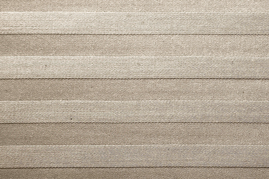 Pościel Damask w paski 200x160 cm z dwiema poszewkami na poduszkę 80x70 cm kaszmir  - zdjęcie 7