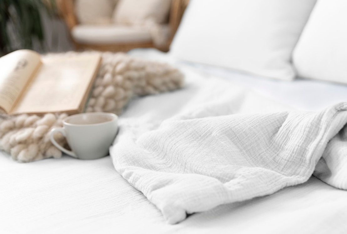 Komplet pościeli bawełnianej Muslin 200x140 cm z poszewką na poduszkę 80x70 cm biała 