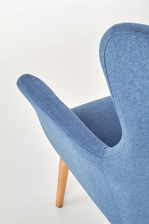Fotel Emifban na drewnianych nogach - niebieskie tapicerowanie  - zdjęcie 13