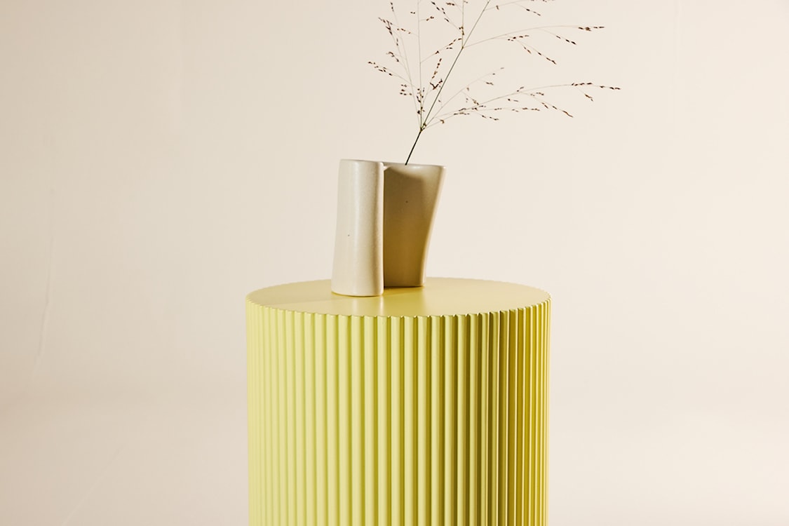 Stolik boczny Lenox okrągły 31 cm żółty  - zdjęcie 3