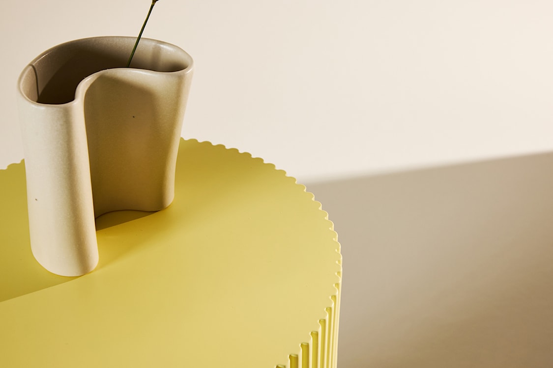 Stolik boczny Lenox okrągły 31 cm żółty  - zdjęcie 5