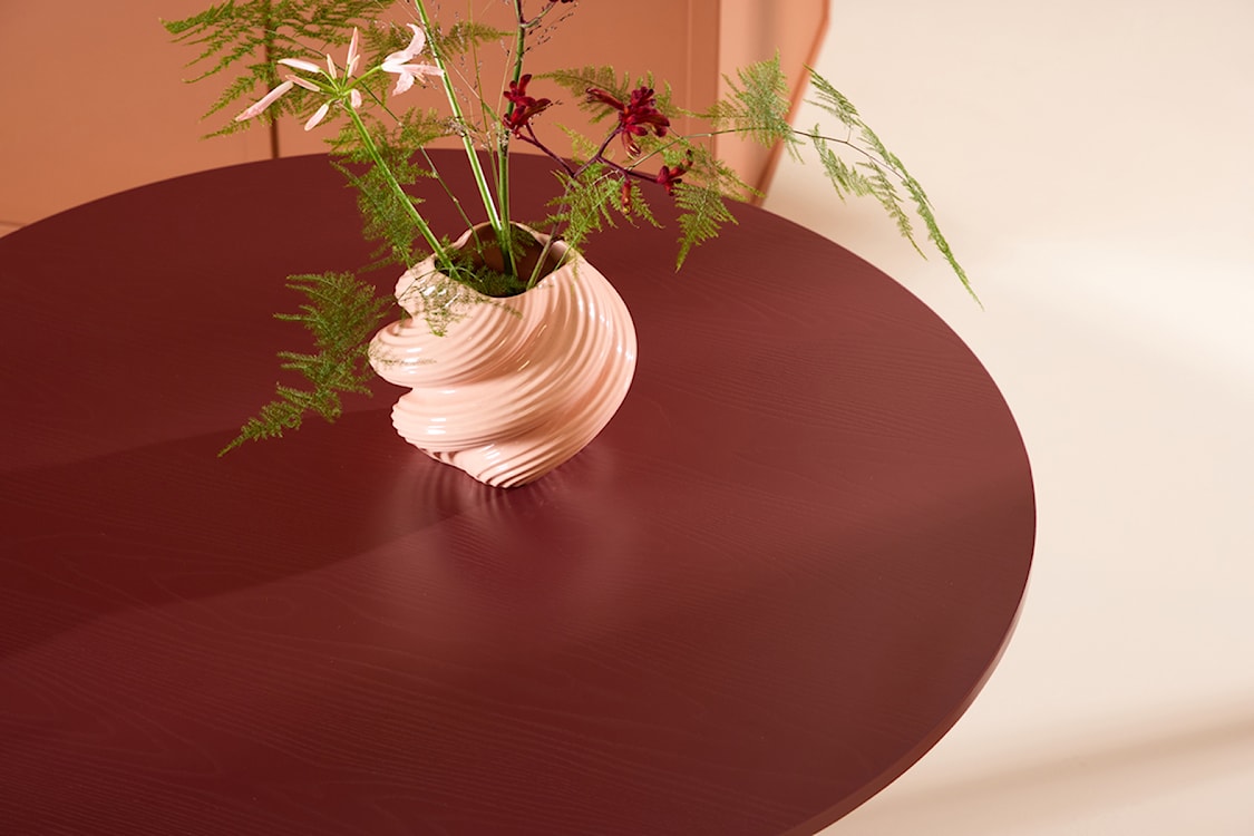 Stół do jadalni Lenox okrągły 110 cm bordowy z ryflowaną podstawą  - zdjęcie 3