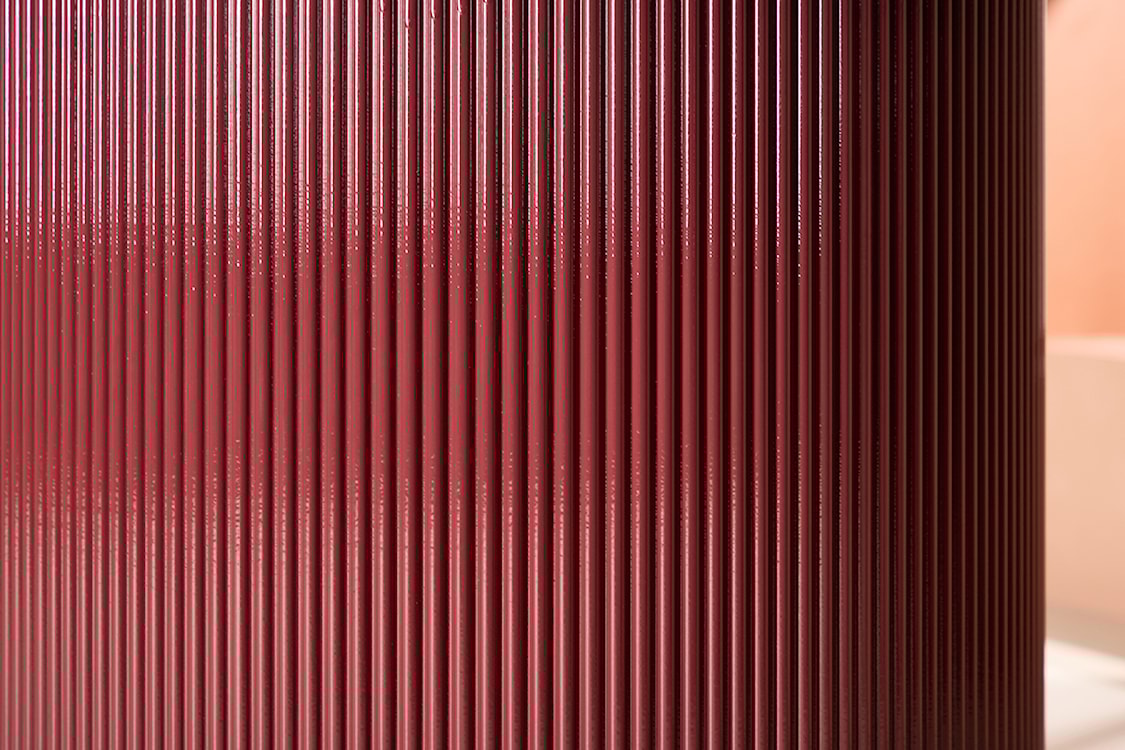 Stół do jadalni Lenox okrągły 110 cm bordowy z ryflowaną podstawą  - zdjęcie 5