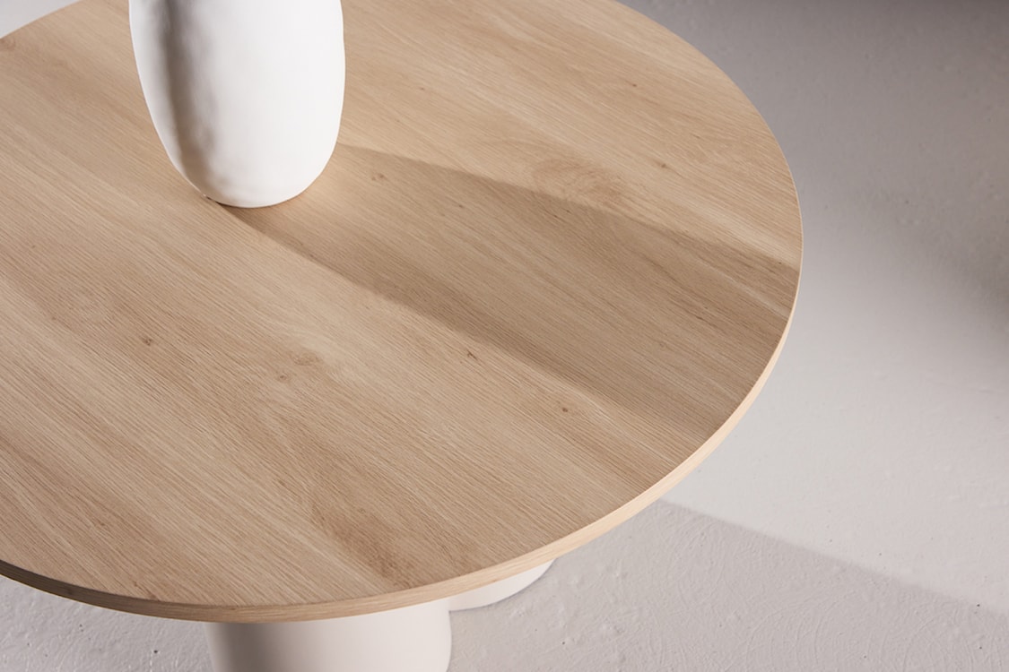 Stolik kawowy Convalder średnica 80 cm dąb bielony z beżową podstawą  - zdjęcie 3