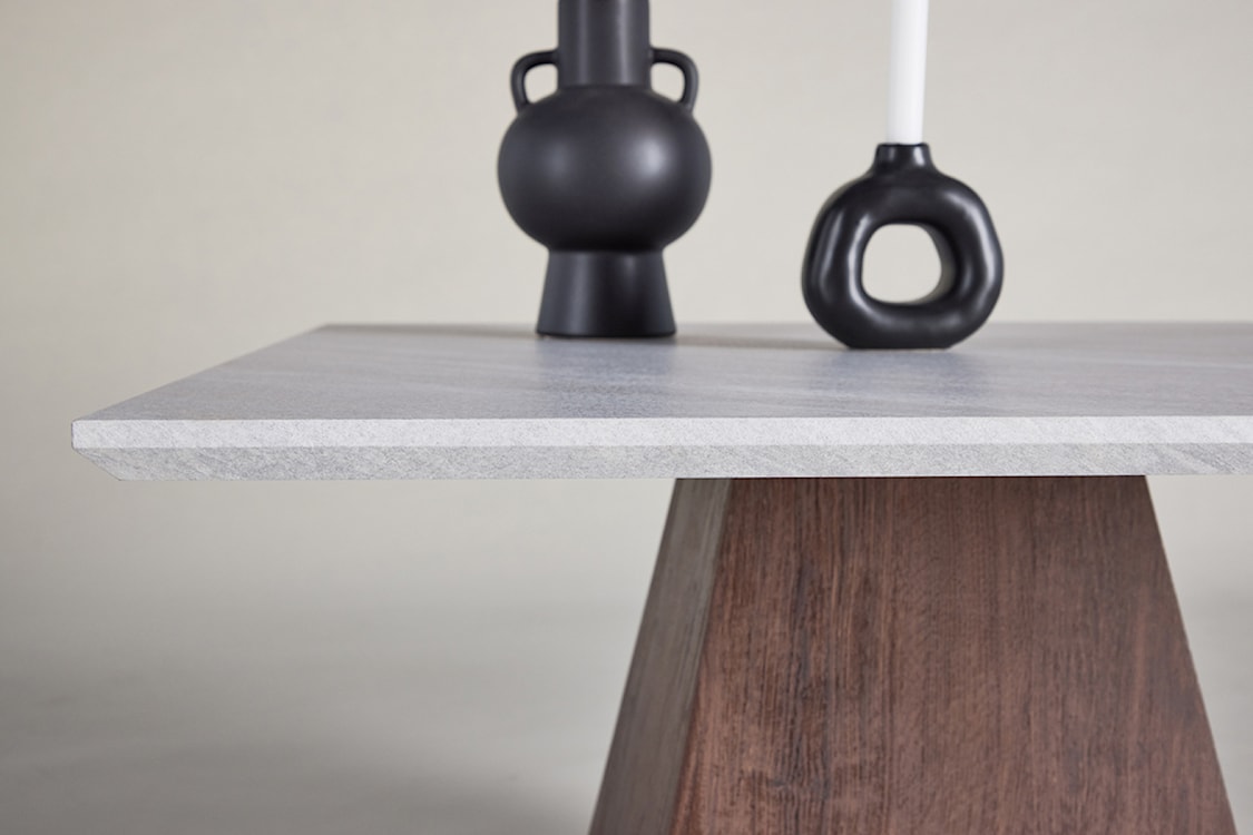 Stolik kawowy Morvene jasnoszary marmur z podstawą orzech  - zdjęcie 3