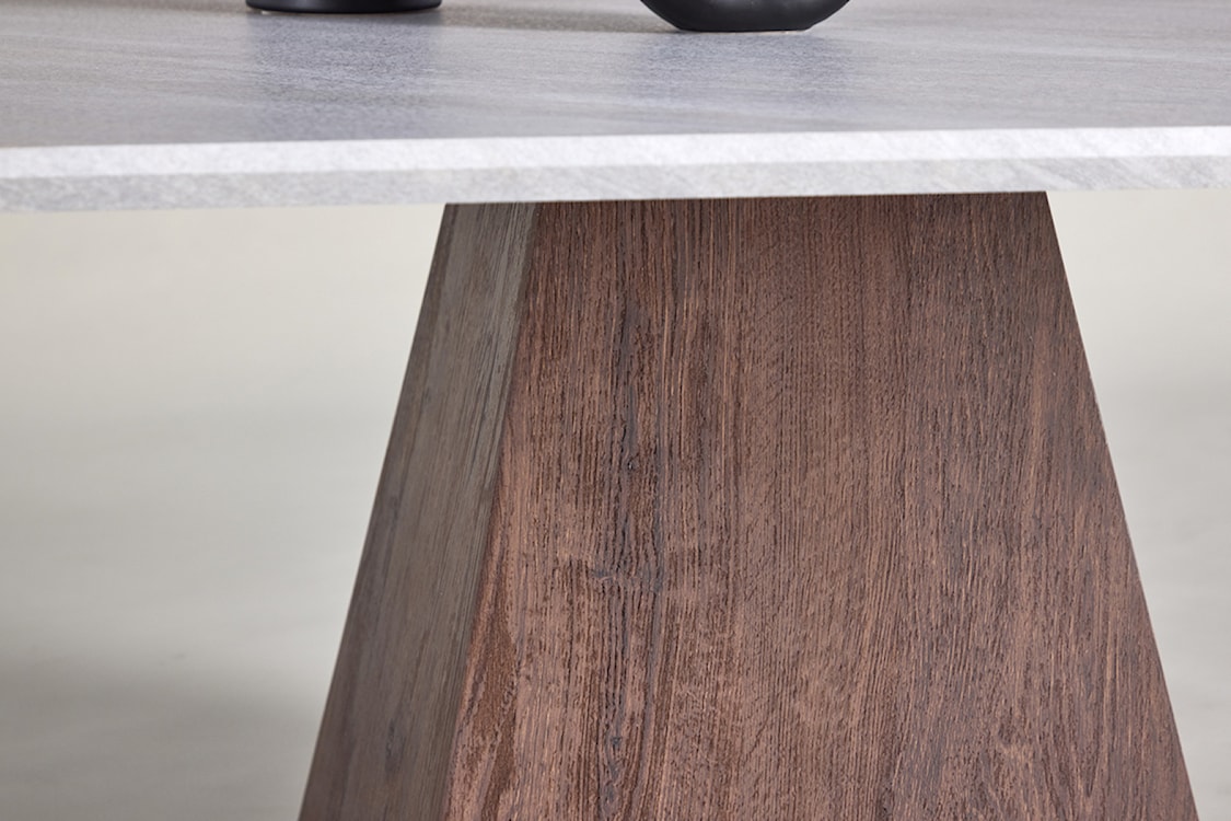 Stolik kawowy Morvene jasnoszary marmur z podstawą orzech  - zdjęcie 4