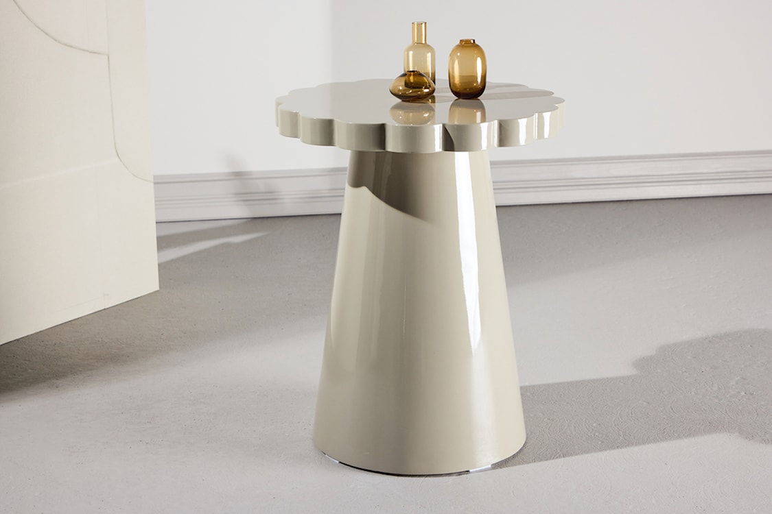 Stolik kawowy Noyra średnica 45 cm beżowy z blatem w kształcie kwiatka  - zdjęcie 2