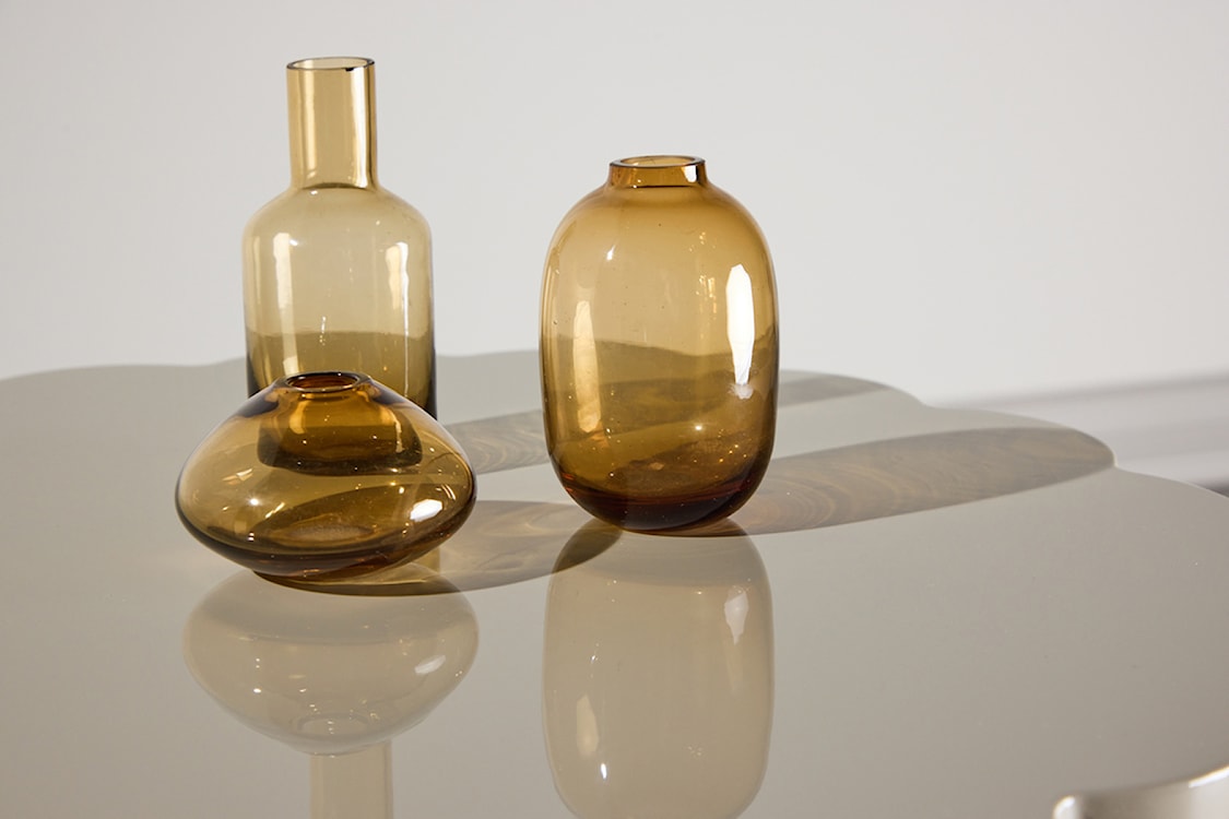 Stolik kawowy Noyra średnica 45 cm beżowy z blatem w kształcie kwiatka  - zdjęcie 4