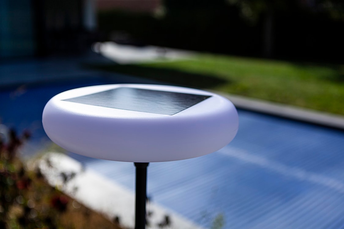 Lampa ogrodowa Pops LED solarna 173 cm czarna  - zdjęcie 3