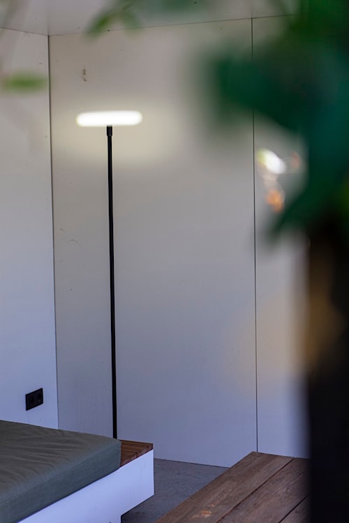 Lampa ogrodowa Pops LED solarna 173 cm czarna  - zdjęcie 5