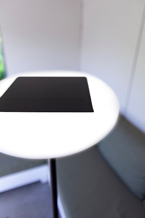 Lampa ogrodowa Pops LED solarna 173 cm czarna  - zdjęcie 6