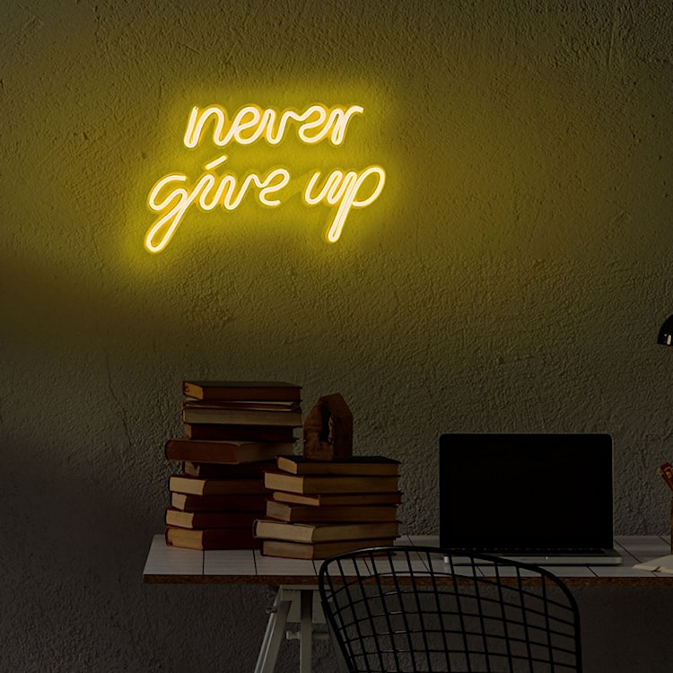 Neon na ścianę Letely z napisem Never Give Up żółty  - zdjęcie 4