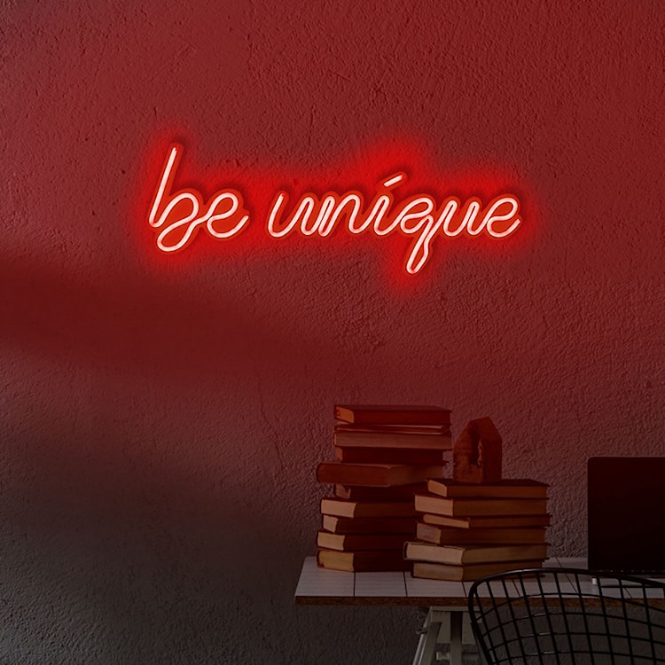 Neon na ścianę Letely z napisem Be Unique czerwony  - zdjęcie 6