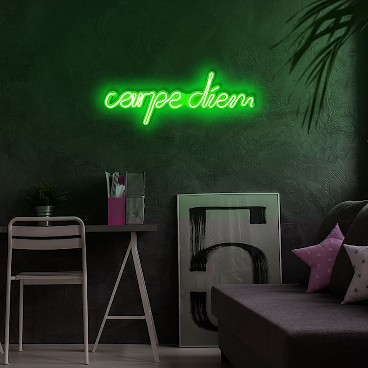 Neon na ścianę Letely z napisem Carpe Diem zielony  - zdjęcie 4