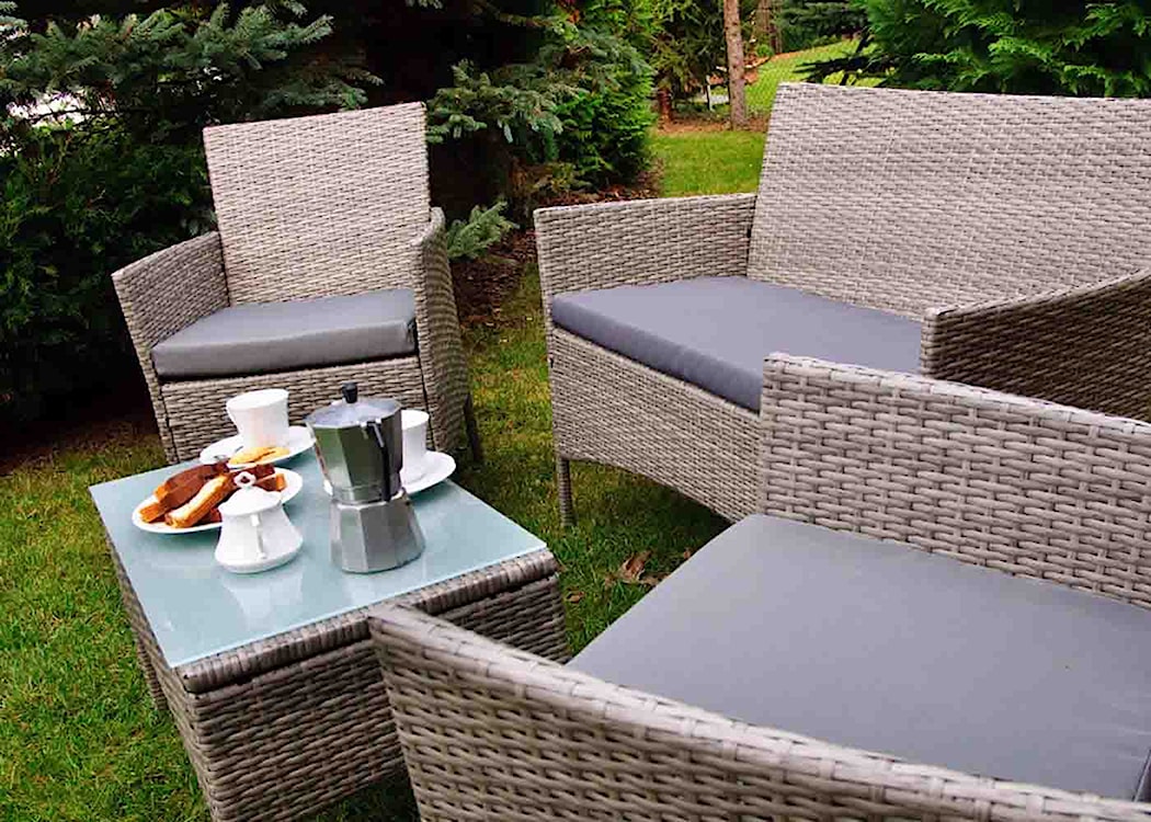 Zestaw mebli ogrodowych Bosti sofa z dwoma fotelami i stolikiem szary  - zdjęcie 6