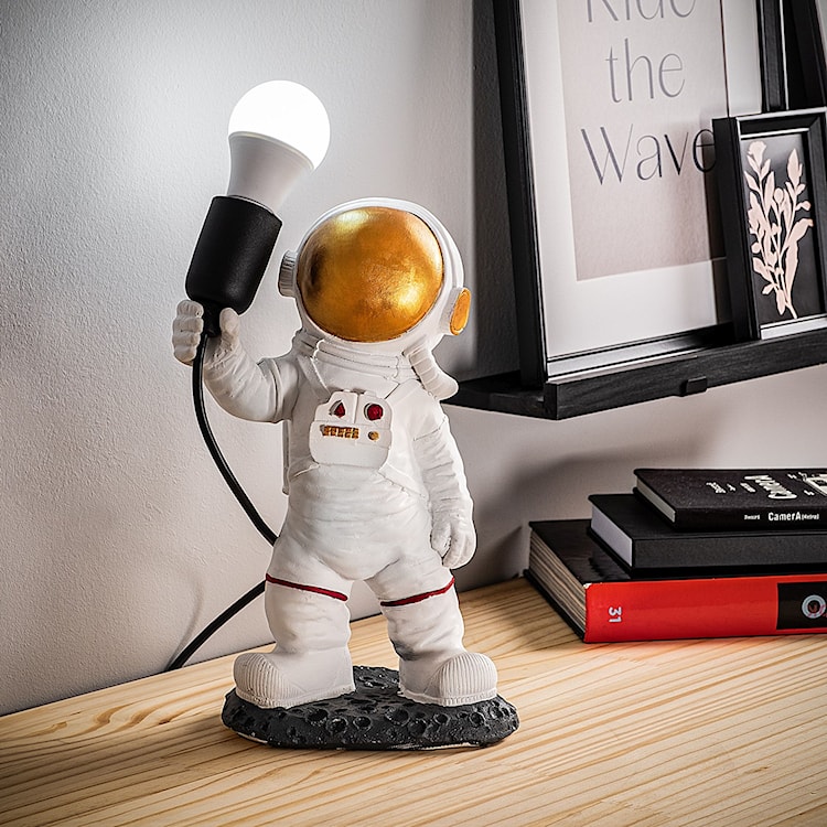 Lampa stołowa Expettle astronauta  - zdjęcie 4