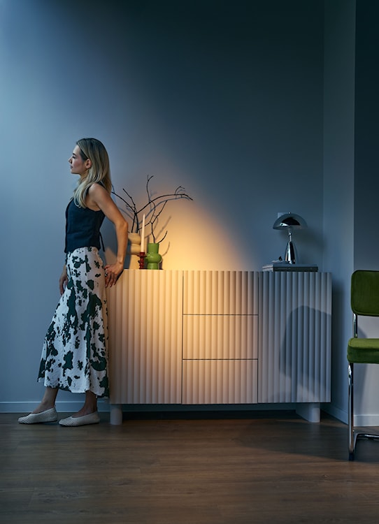 Komoda dwudrzwiowa Fiorra z trzema szufladami 144 cm kaszmir  - zdjęcie 7