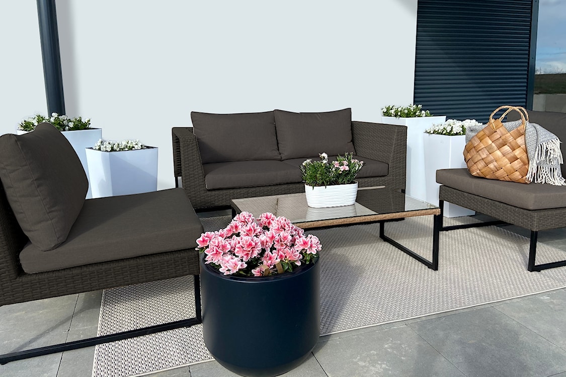 Zestaw ogrodowy Darkone sofa z dwoma fotelami i stolikiem ze szklanym blatem z technorattanu ciemnobrązowy/grafitowy  - zdjęcie 4