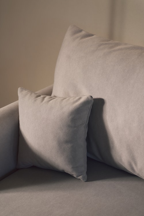 Kanapa rozkładana trzyosobowa Ovo mini z pojemnikiem szara welur łatwoczyszczący  - zdjęcie 11