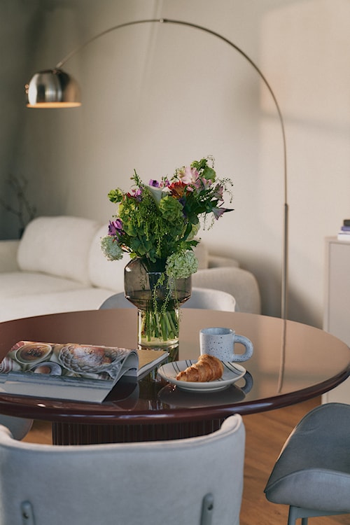 Stół okrągły do jadalni Prinise 120 cm bordowy wysoki połysk  - zdjęcie 7