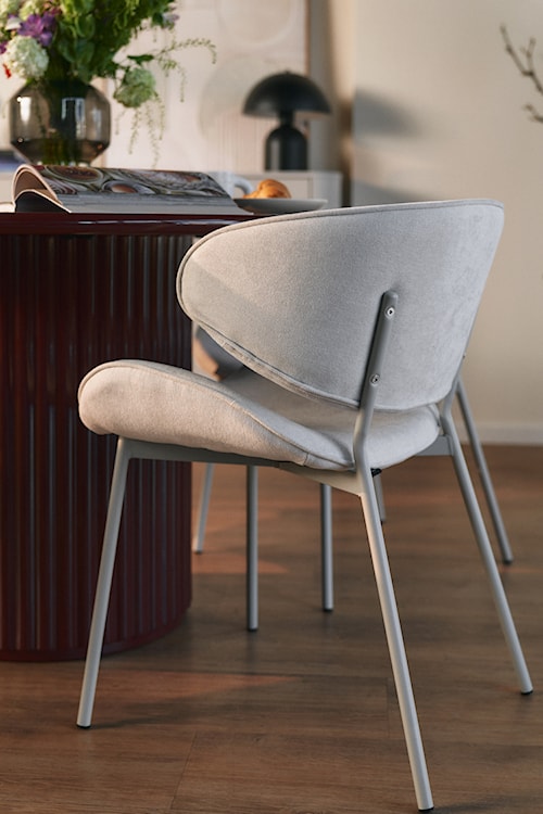 Krzesło tapicerowane do jadalni Pretically w tkaninie łatwoczyszczącej kremowy szenil  - zdjęcie 9