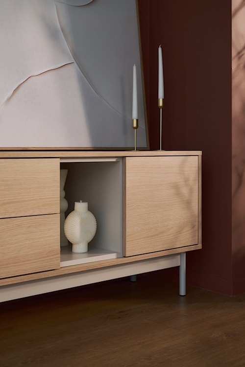 Szafka RTV jednodrzwiowa Layen z dwiema szufladami i trzema wnękami 138 cm dąb lindberg/kaszmir  - zdjęcie 10