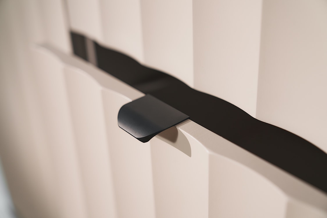 Komoda jednodrzwiowa Novado z trzema szufladami 111 cm kaszmir  - zdjęcie 6