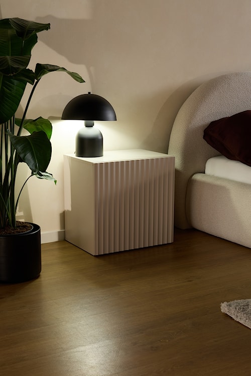 Szafka nocna jednodrzwiowa Sunds z ryflowanymi frontami 50 cm kaszmir  - zdjęcie 2