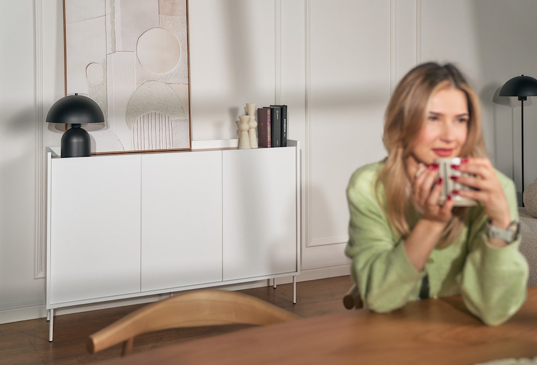 Komoda trzydrzwiowa Tovi 140 cm biała/dąb lindberg  - zdjęcie 5