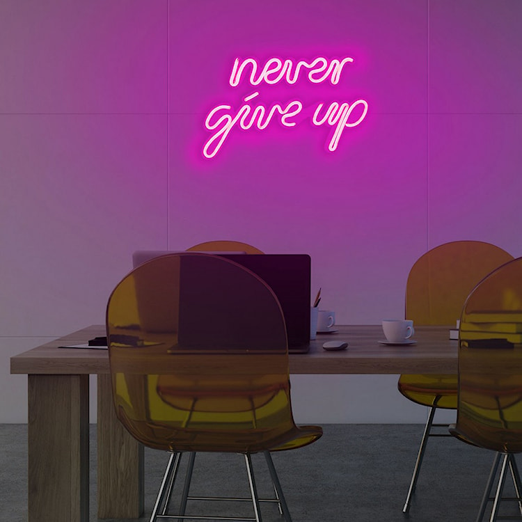 Neon na ścianę Letely z napisem Never Give Up różowy  - zdjęcie 3