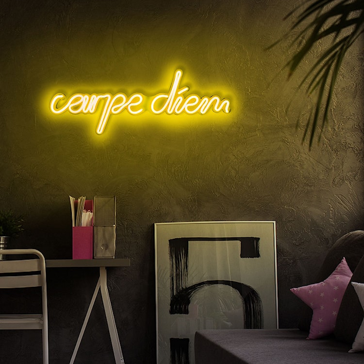 Neon na ścianę Letely z napisem Carpe Diem żółty  - zdjęcie 4
