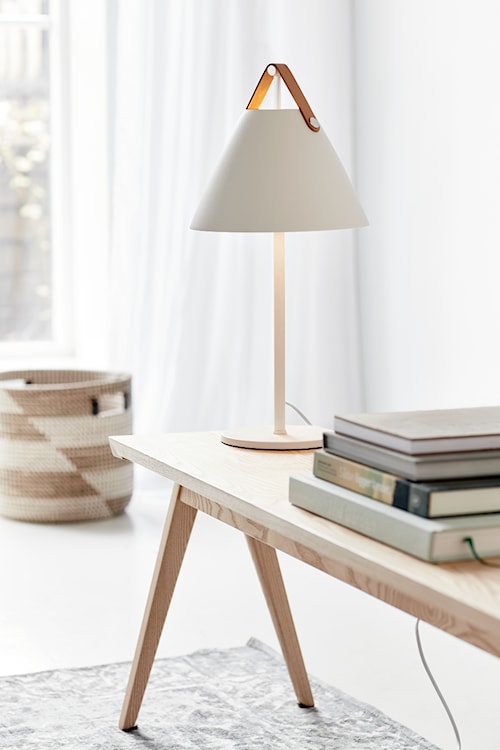 Lampa stołowa Strap biała ze skórzanym paskiem  - zdjęcie 3