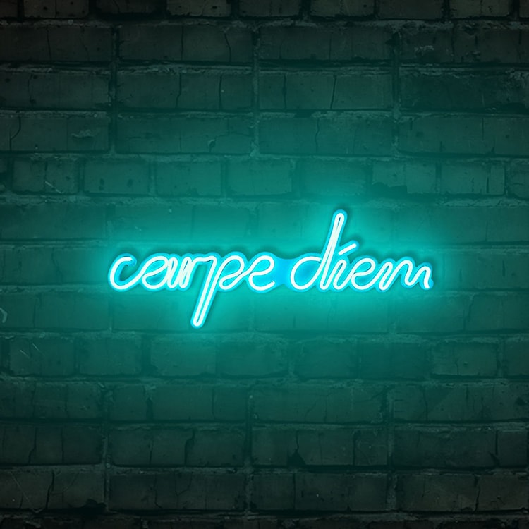 Neon na ścianę Letely z napisem Carpe Diem niebieski  - zdjęcie 2