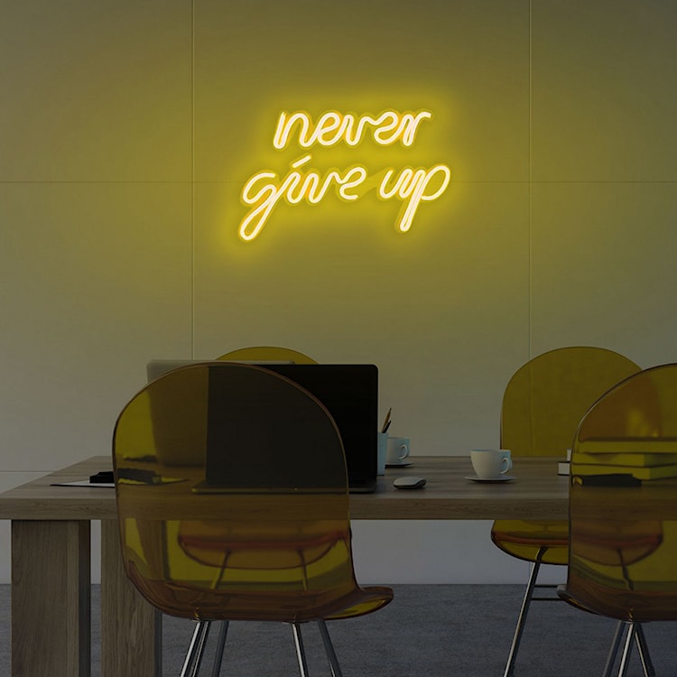 Neon na ścianę Letely z napisem Never Give Up żółty  - zdjęcie 3