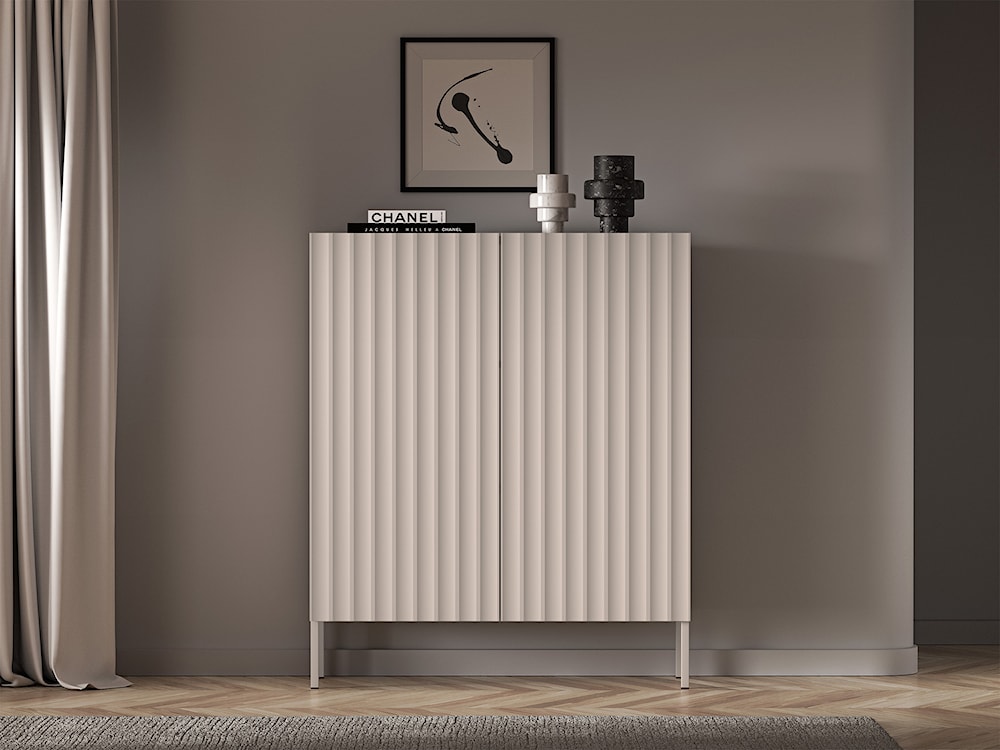 Wysoka komoda dwudrzwiowa Derriva z ryflowanymi frontami 100 cm kaszmir  - zdjęcie 2