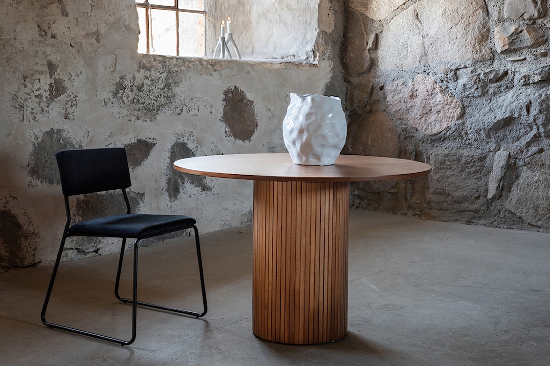 Stół do jadalni Gratorm 110x110 cm lamele orzech włoski  - zdjęcie 2