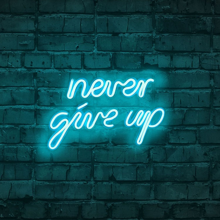 Neon na ścianę Letely z napisem Never Give Up niebieski  - zdjęcie 3